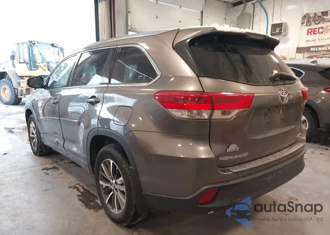 2018 Toyota Highlander Xle z USA, uszkodzony, nr VIN 5TDJZRFHXJS543558